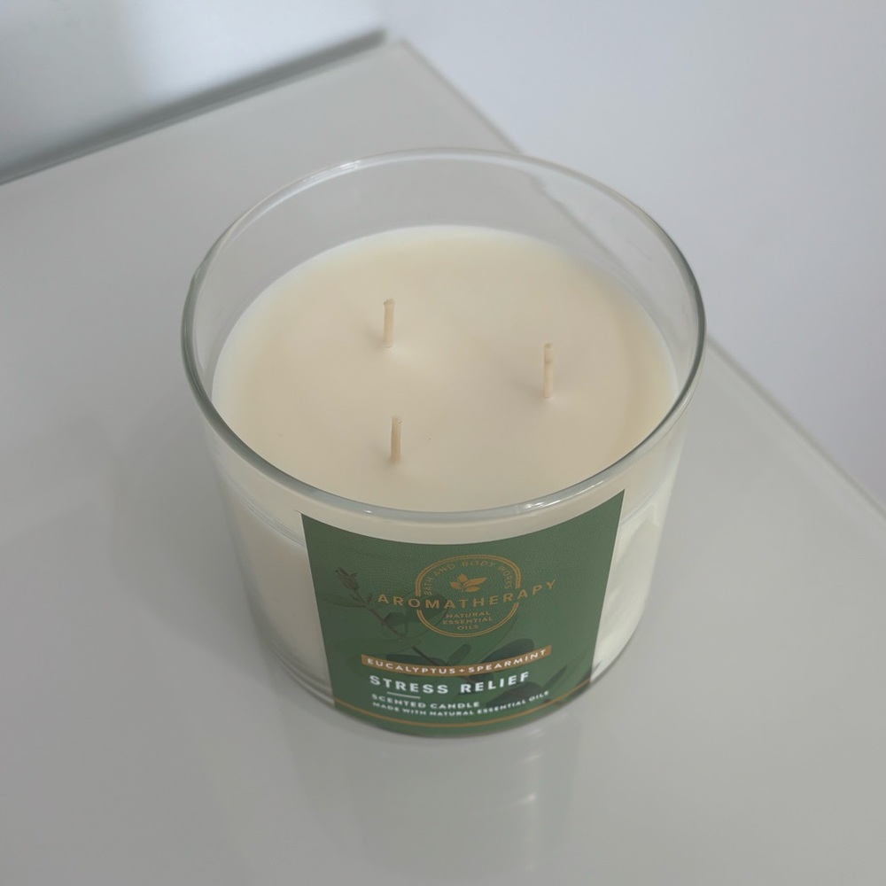 Bath & Body Works Aromatherapy Stress Relief 3-Wick Candle - Picture 2 of 3